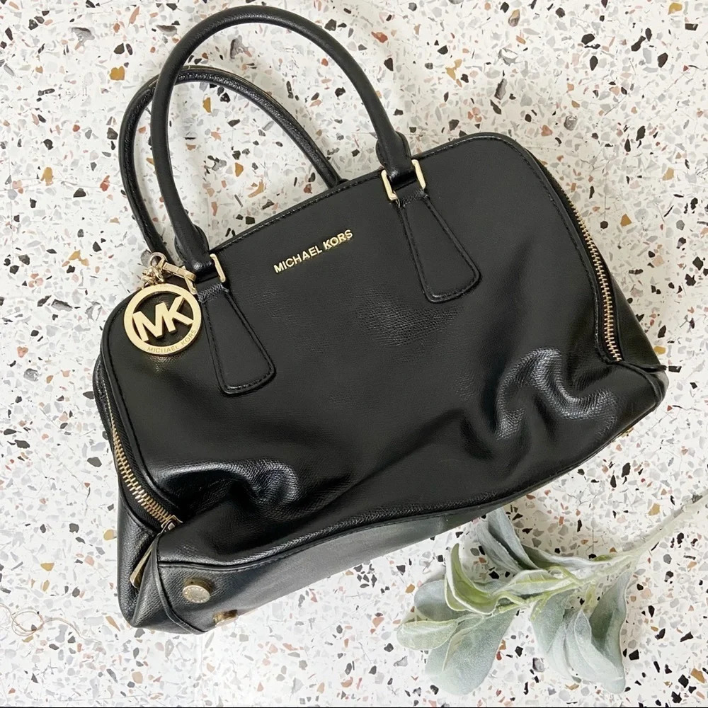 MICHAEL KORS Reese Saffiano Leather Designer Satchel With Metal Logo Charm